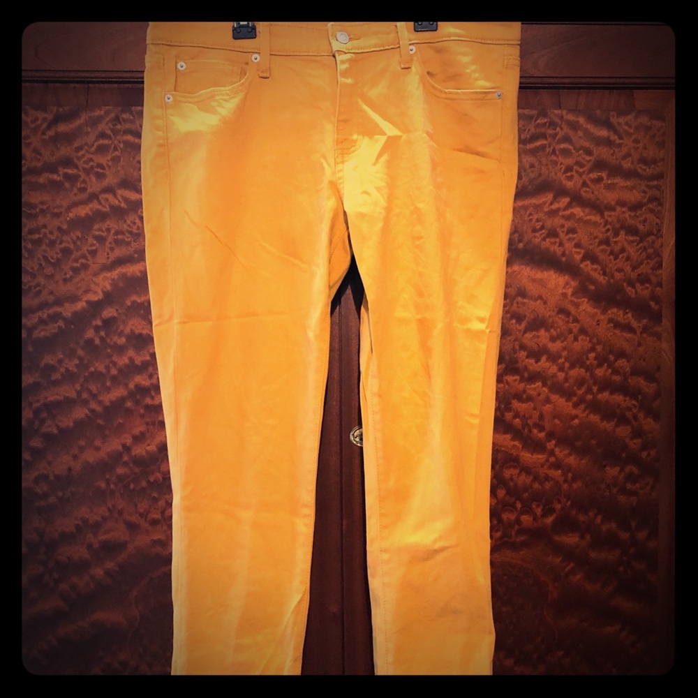 NWOT Gap girlfriend colored jeans- mustard size 10
